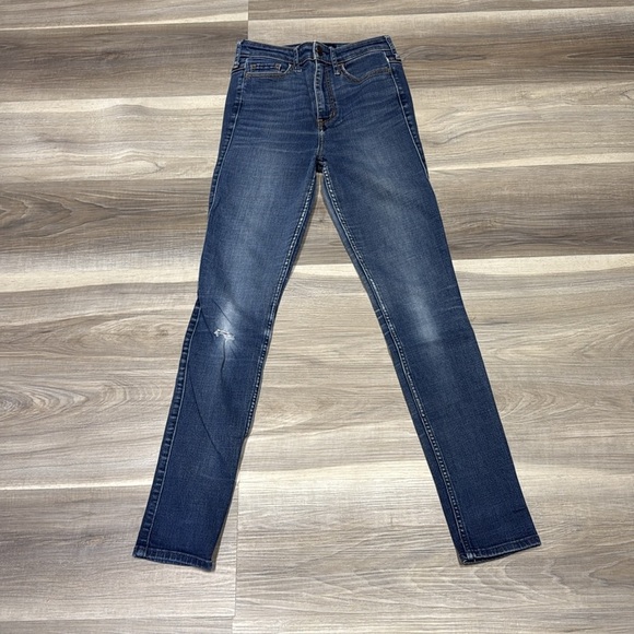 🏁 Hollister super high-rise skinny blue denim jeans size 25 - Picture 2 of 9